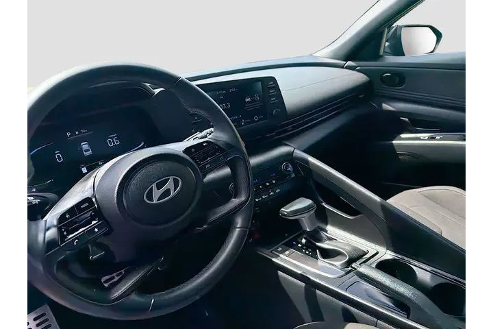 $18771 : Hyundai ELANTRA 2025 SEL Spo image 9