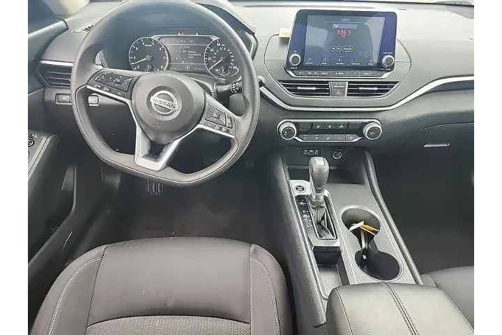 $15995 : Nissan Altima 2022 2.5 SV 4d image 6
