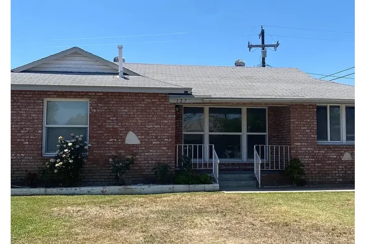 $2090 : BEAUTIFUL BACK HOUSE FOR LEASE image 1