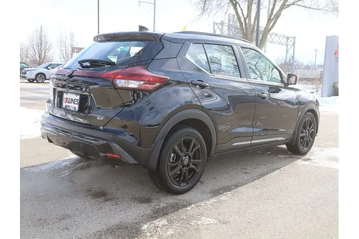 $19277 : Nissan Kicks 2023 SR 4dr Cro image 10