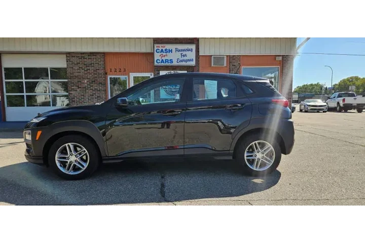 $12990 : 2020 Kona SE image 1