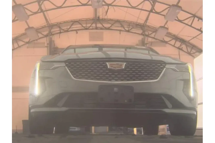 Cadillac CT4 2021 AWD Luxury image 3