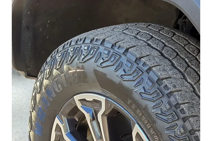 $39992 : GMC Canyon 2023 4x4 AT4 4dr image 10