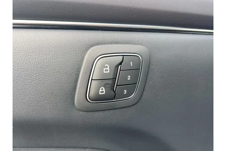 $26615 : Ford Mustang Mach-E 2022 Pre image 8