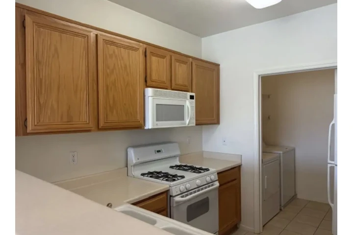 $800 : 1Bed 1 Bath Apt in Las Vegas image 7