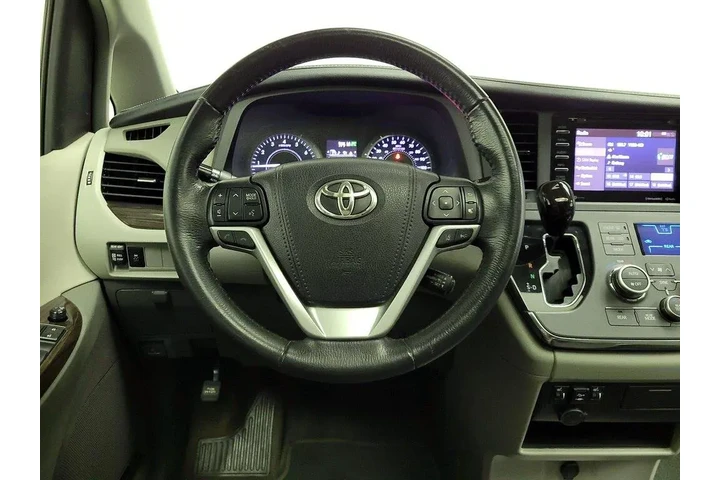 $22998 : Toyota Sienna 2018 XLE 8-Pas image 10