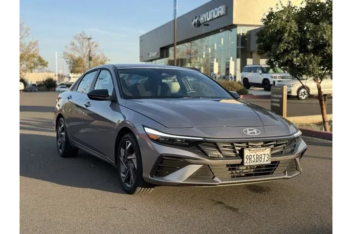 $23222 : Hyundai ELANTRA Hybrid 2025 image 5