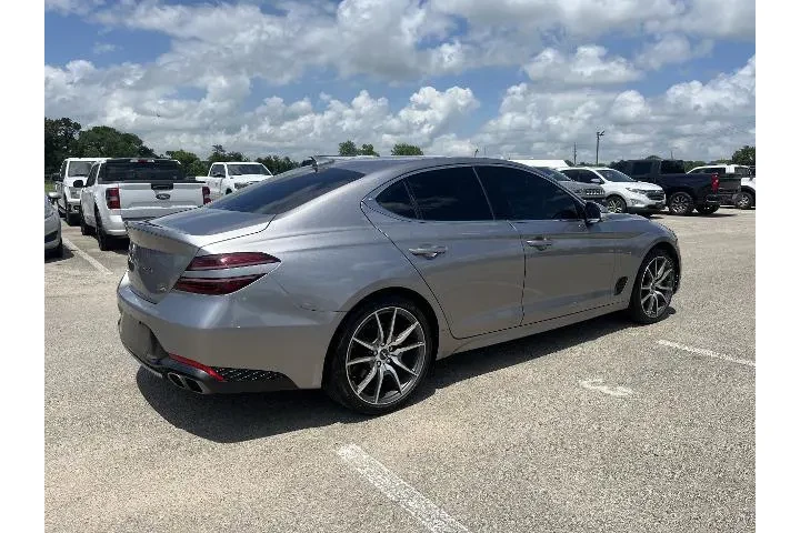 $28981 : Genesis G70 2023 AWD 2.0T 4d image 2