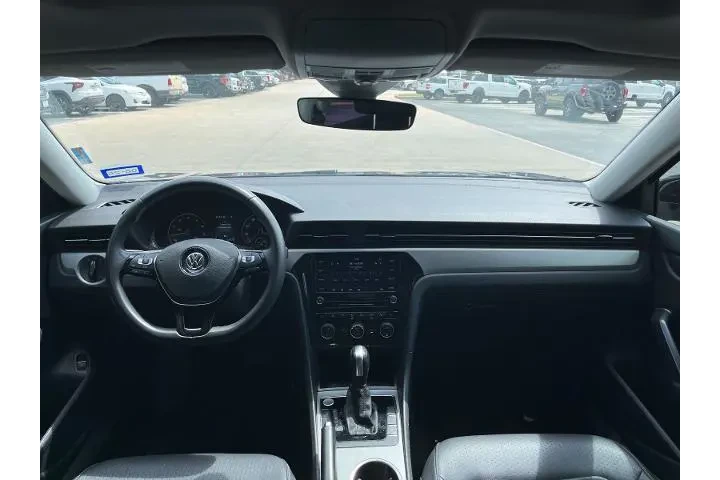 $13995 : Volkswagen Passat 2022 SE 4d image 5