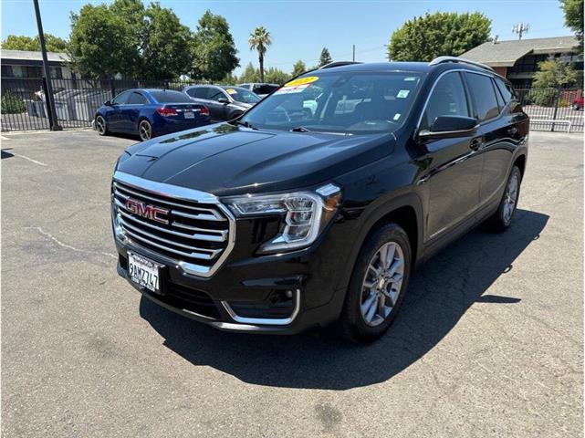 2022 GMC Terrain SLT image 8