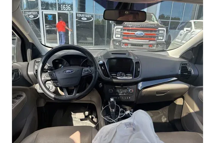 $10754 : Ford Escape 2018 Titanium 4d image 7