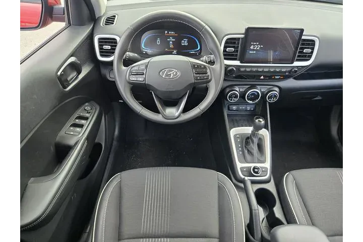 $21796 : Hyundai VENUE 2025 Limited 4 image 9