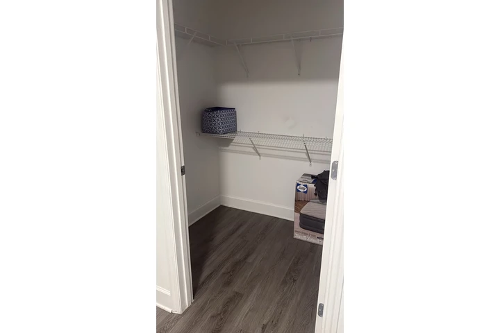 $1000 : DORAl, CUARTO BAÑO PRIVADO image 8