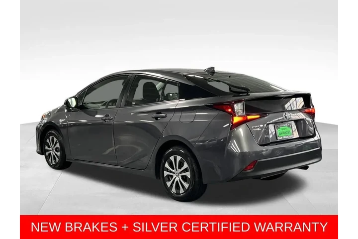 $19888 : Silver Certified2019 Prius LE image 3