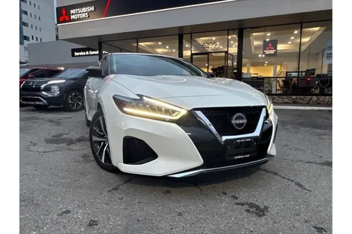 $26498 : Nissan Maxima 2023 3.5 SV 4d image 3