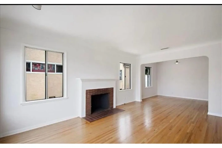 $2500 : Special Offer image 2