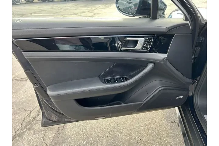 $37966 : Porsche Panamera 2019 4dr Se image 9