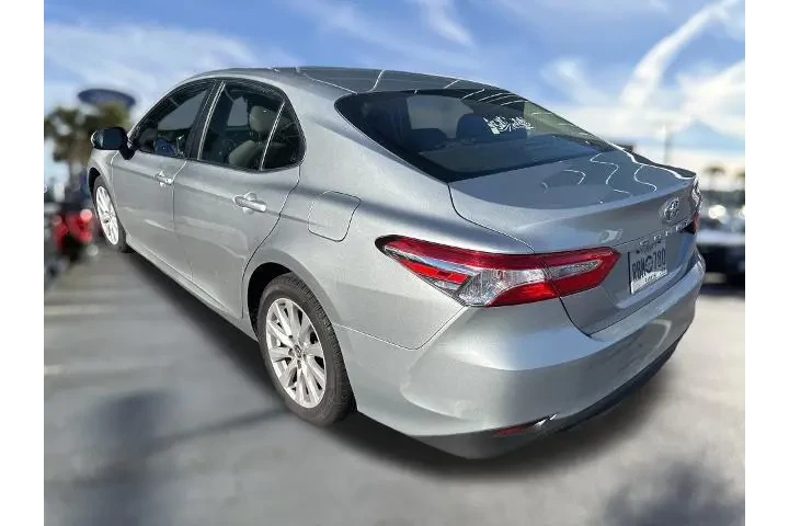 $14049 : Toyota Camry 2018 LE 4dr Sed image 9