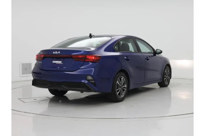 $17998 : Kia Forte 2024 LXS 4dr Sedan image 8