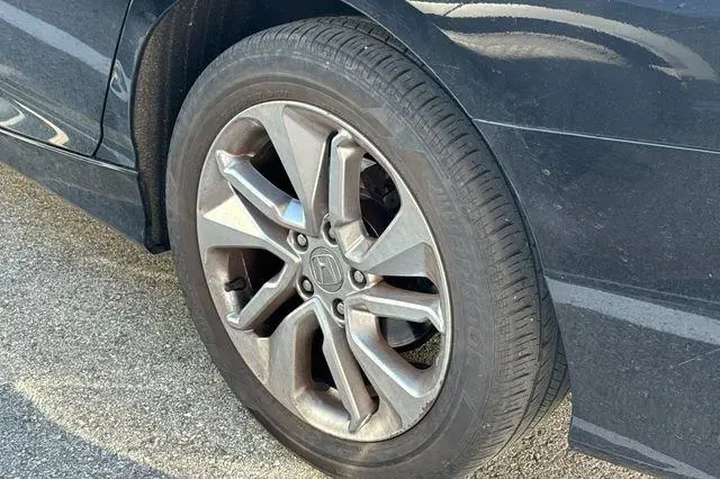 $21991 : Honda Accord 2019 LX 4dr Sed image 4