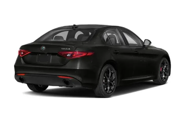 $25996 : Alfa Romeo Giulia 2021 Ti 4d image 3