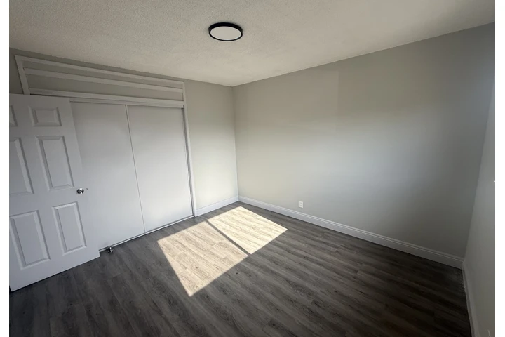 $2249 : 2 Bedroom Apartment image 7