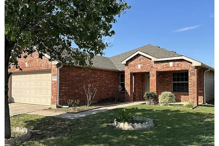 $1470 : HOUSE RENT IN DALLAS TAXES image 1