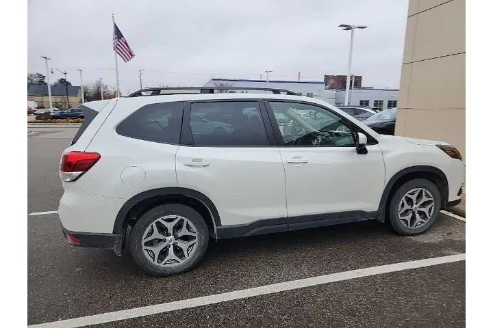 $25994 : Subaru Forester 2022 AWD Pre image 5