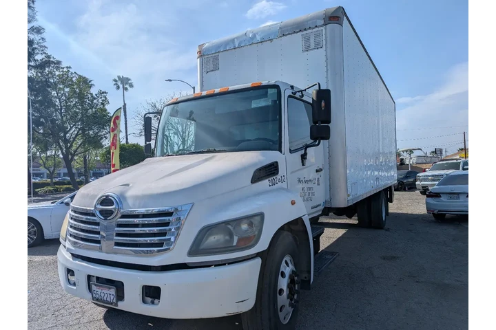 $16495 : 2010 Hino Conventional Cab image 3