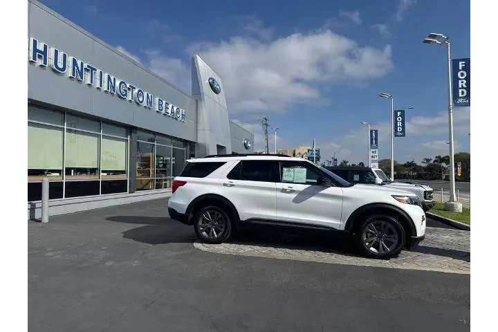 $35990 : Ford Explorer 2023 AWD XLT 4 image 3