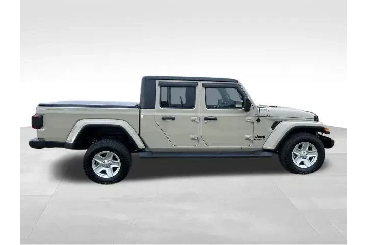 $27995 : Jeep Gladiator 2020 4x4 Spor image 9