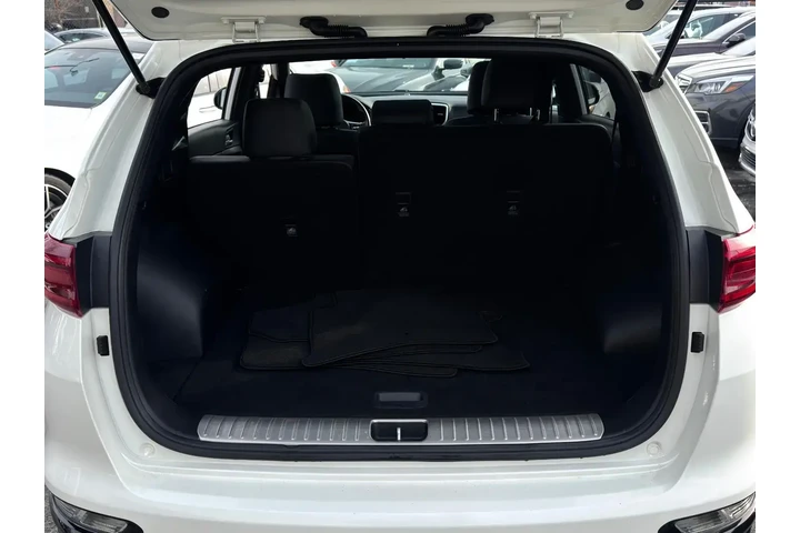 $12895 : Kia Sportage 2022 AWD Nightf image 8