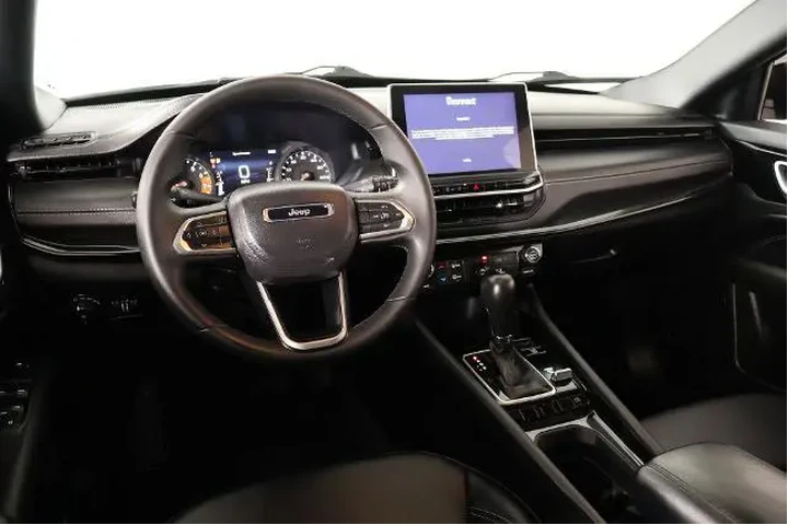 $20509 : Jeep Compass 2024 4x4 Latitu image 2