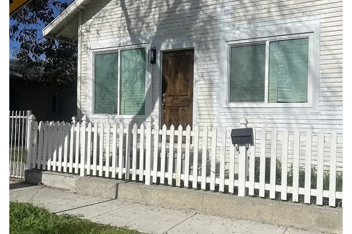 $1650 : Casa De Renta En Paramount image 1