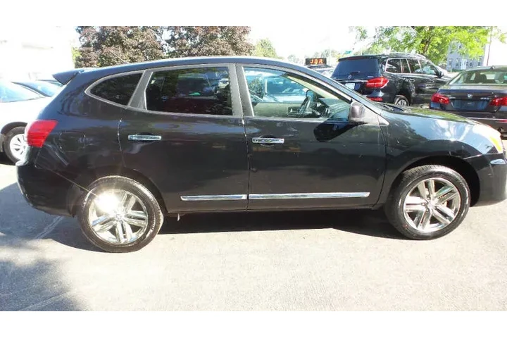 $6900 : 2011 Rogue S Krom image 4