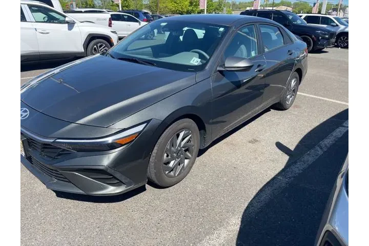 $19995 : Hyundai ELANTRA 2024 SEL 4dr image 5