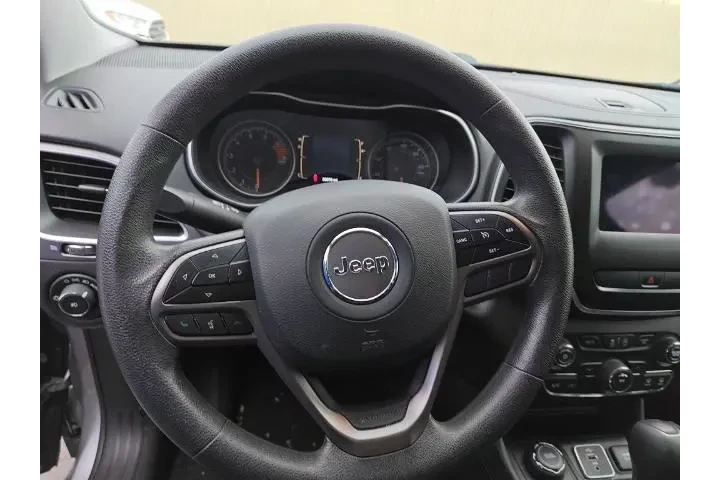 $16730 : Jeep Cherokee 2019 4x4 Uplan image 9