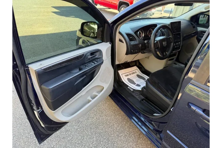 $3999 : 2012 Grand Caravan American V image 10