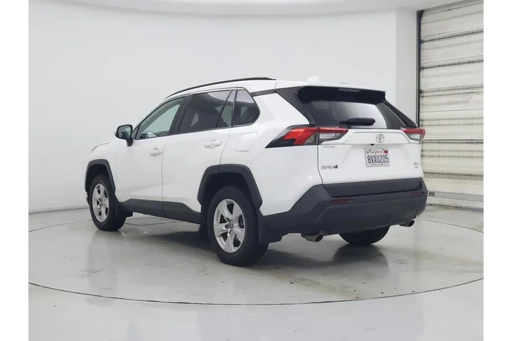$27998 : Toyota RAV4 2021 AWD XLE 4dr image 2
