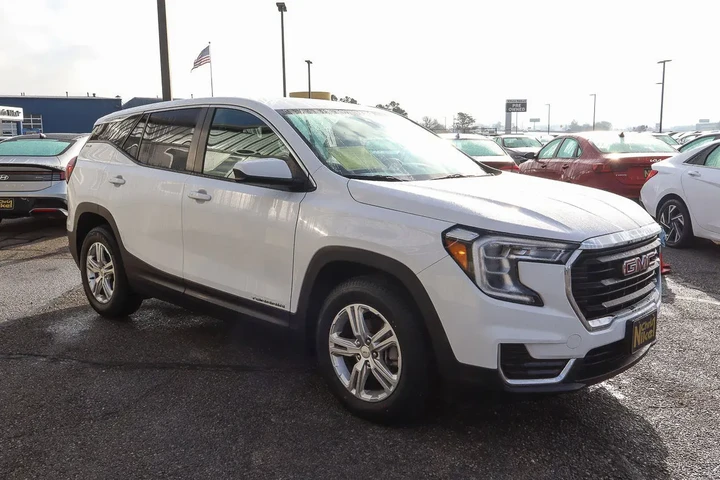 $18988 : 2024 Terrain FWD 4dr SLE image 3