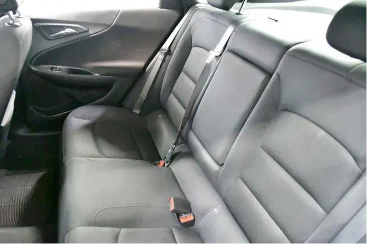 $15994 : Chevrolet Malibu 2023 LT 4dr image 10