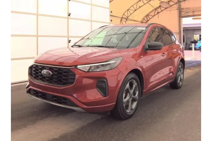 $15984 : Ford Escape 2023 ST-Line 4dr image 2