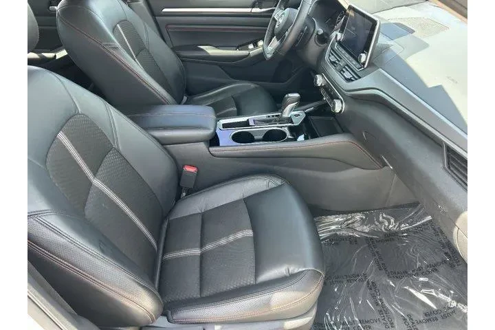 $22761 : Nissan Altima 2023 2.5 SR 4d image 9