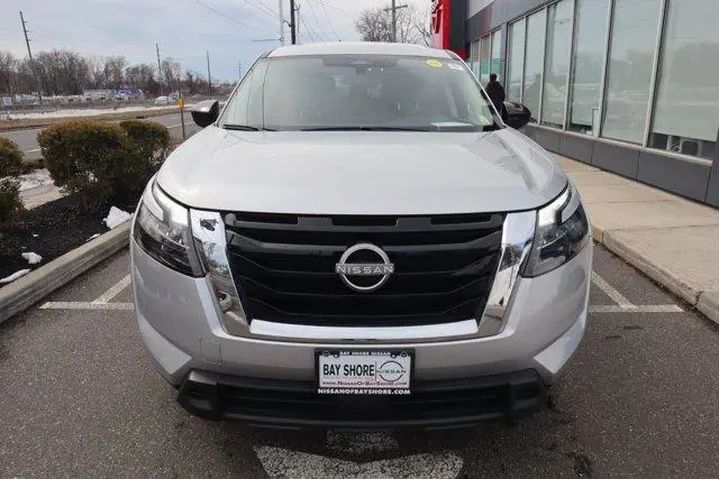 $27312 : Nissan Pathfinder 2024 AWD S image 5