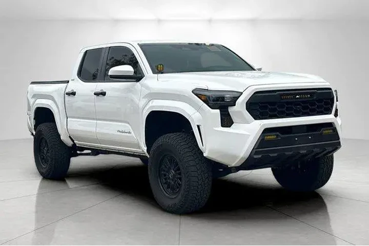 $39183 : Toyota Tacoma 2025 4x4 TRD O image 1