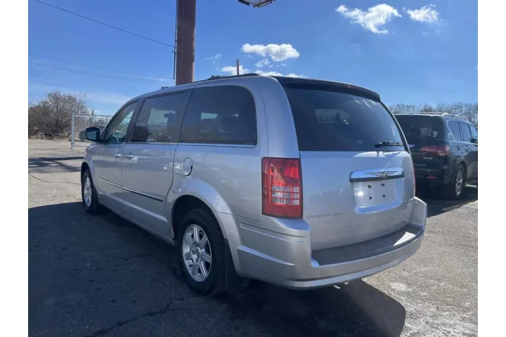 $5995 : 2010 Town and Country Touring image 8
