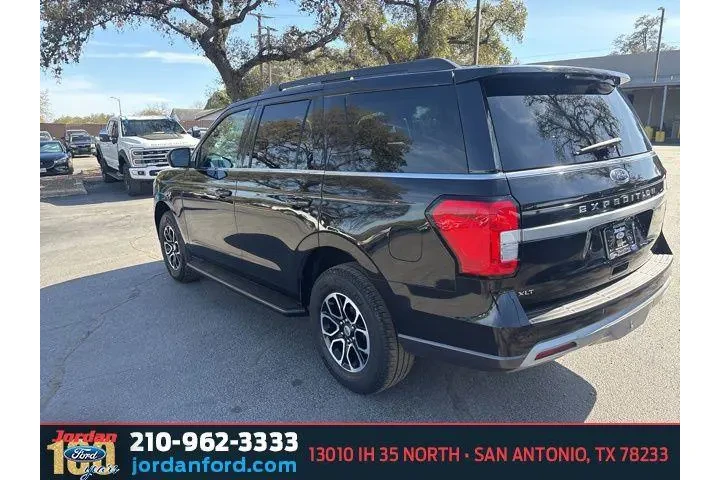 $38874 : Ford Expedition 2024 4x2 XLT image 4