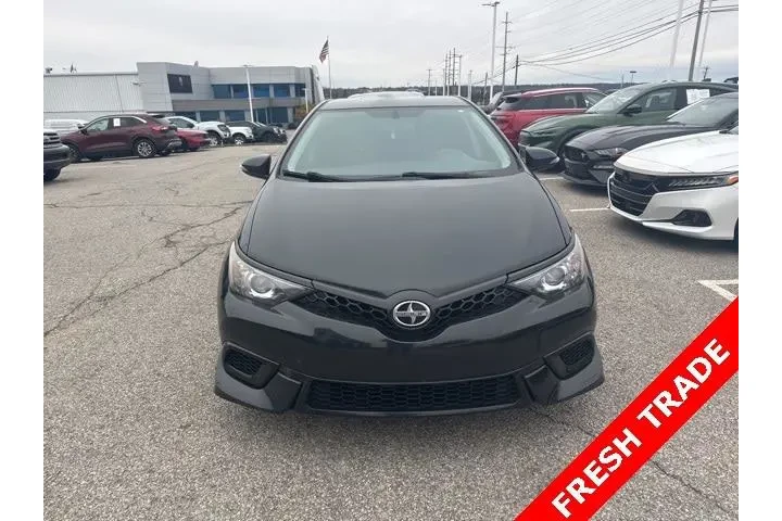 $10987 : Scion iM 2016 4dr Hatchback image 2