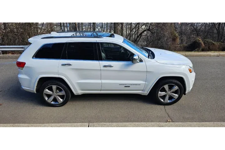 $10995 : 2015 Grand Cherokee Overland image 6