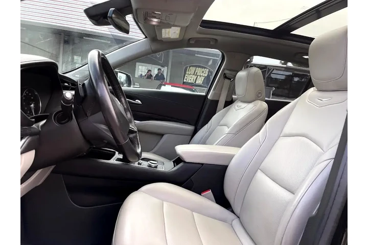 2019 XT4 FWD 4dr Premium Luxu image 7